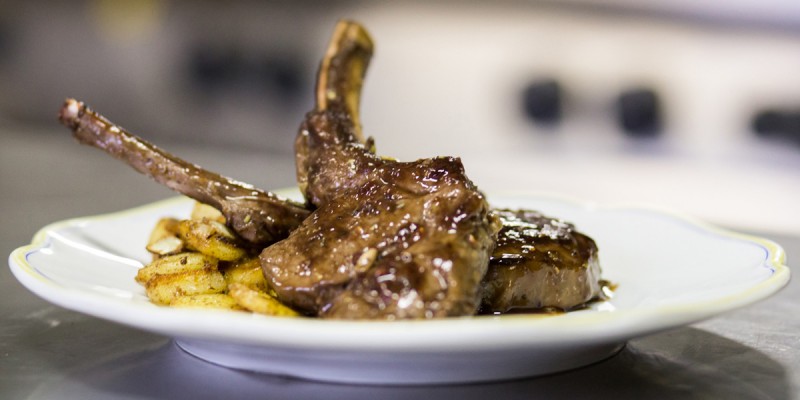 ELEGANCE OF TASTE--GOOD TO TASTE... LOVELY TO SEE...